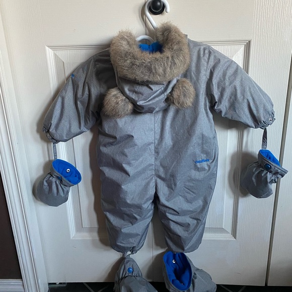 Oshkosh 12M snowsuit - Picture 4 of 6